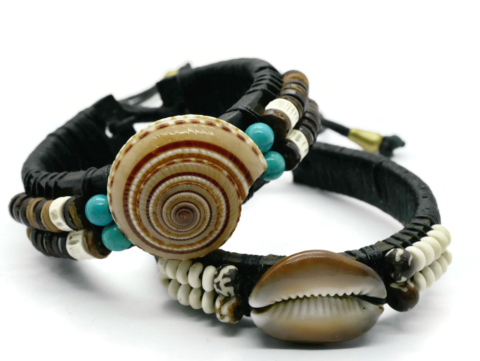 BrownBeans, Set of 2, Tribal Summer Hawaiian Style Seashell Beads Leather Women Slide Knot Adjust Bracelet (CBCT8003) (A01)